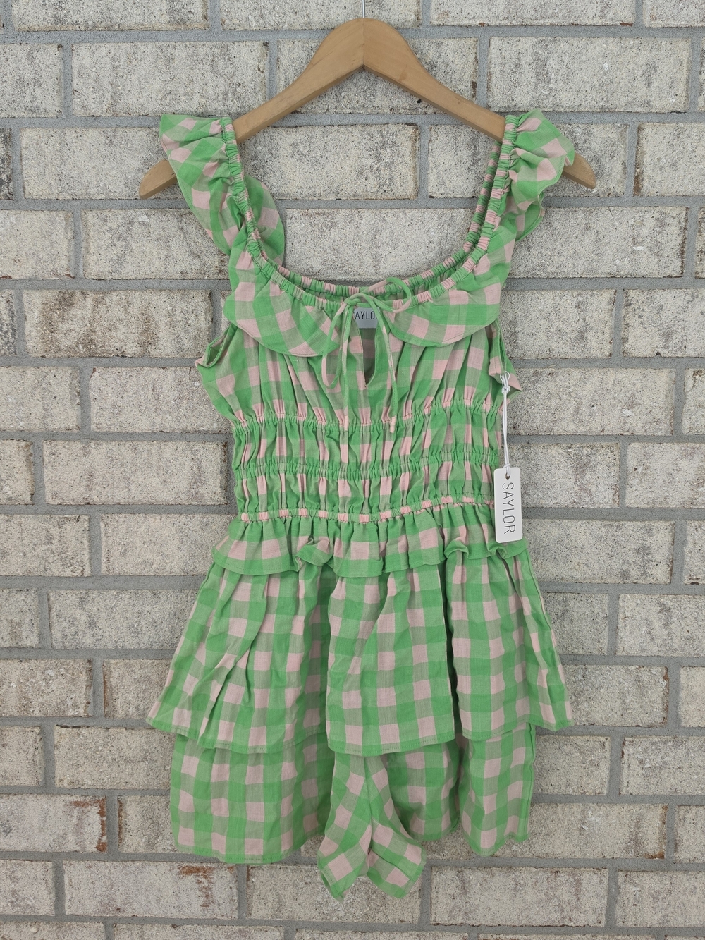 NWT Saylor Kasia Romper in Pink & Green - Picture 2 of 5